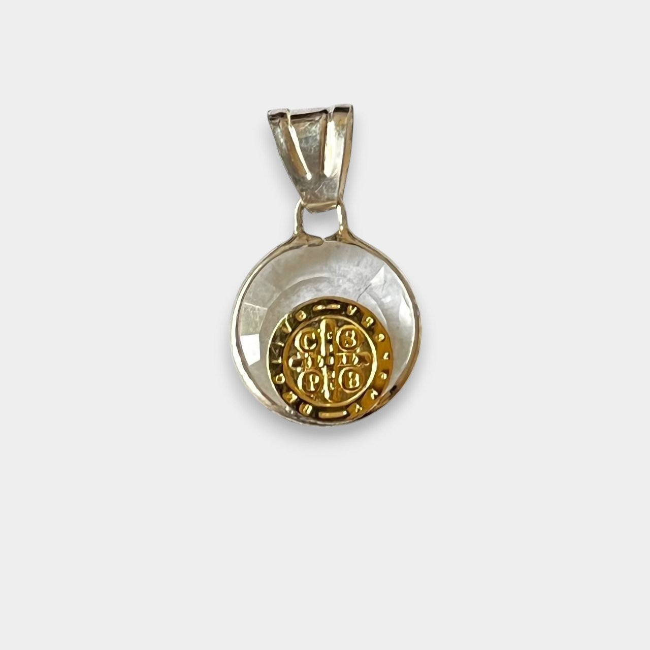 Dije Medalla San Benito Cristal Chico Plata 925 Y Oro